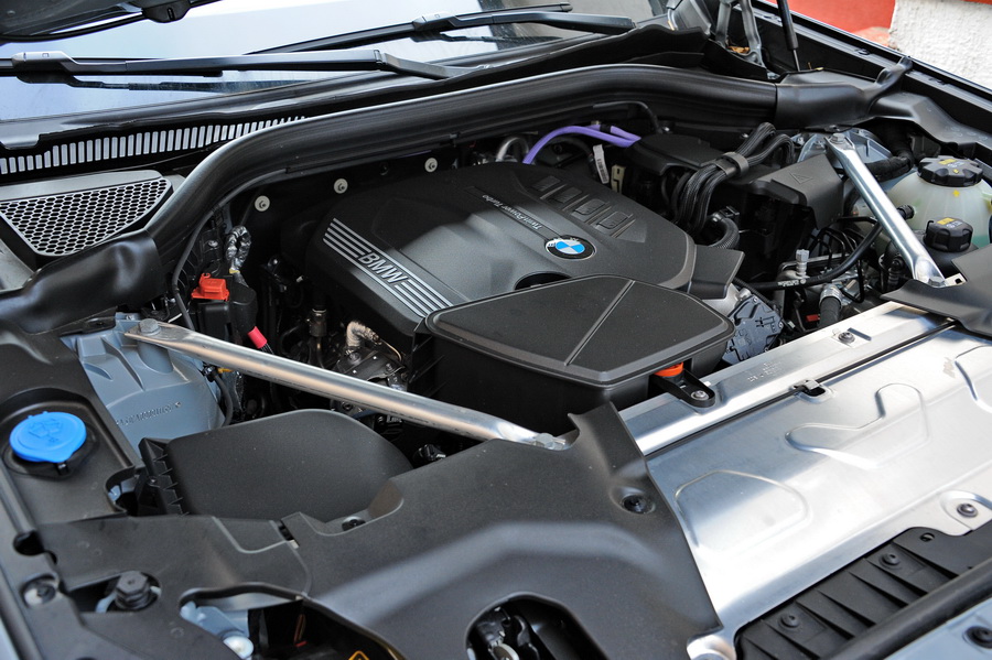 BMW_X4_Facelift_2021_36_resize