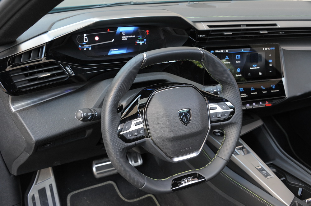 Test – Peugeot 308 Hybrid // Foto©: Dmotion.rs