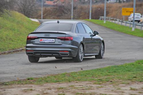 Audi_A4_40TDI_quattro_2019_23