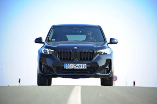 BMW_X1_18d_sDrive_2023_001