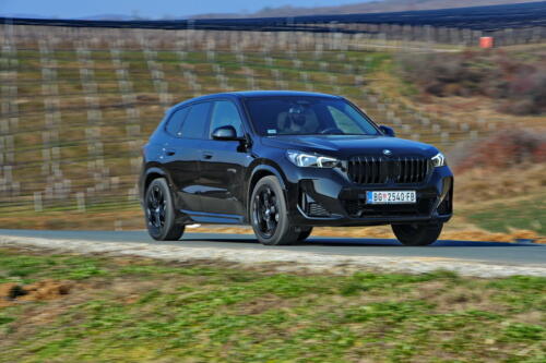 BMW_X1_18d_sDrive_2023_012