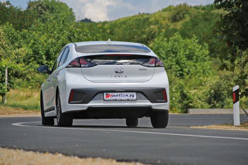 Hyundai_Ioniq_Electric_11