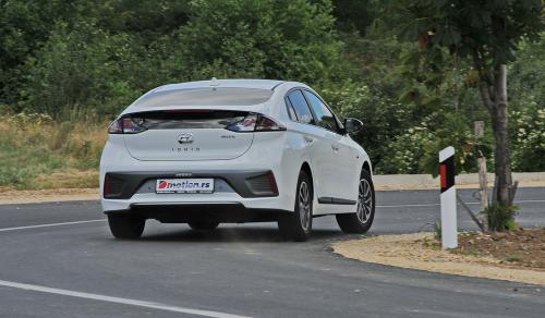 Hyundai_Ioniq_Electric_13