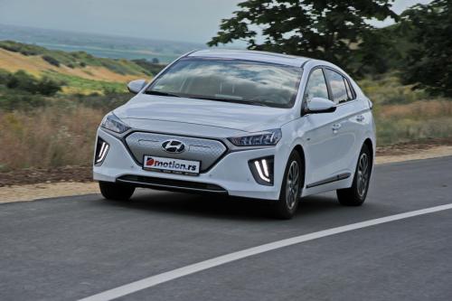 Hyundai_Ioniq_Electric_17