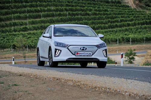 Hyundai_Ioniq_Electric_21