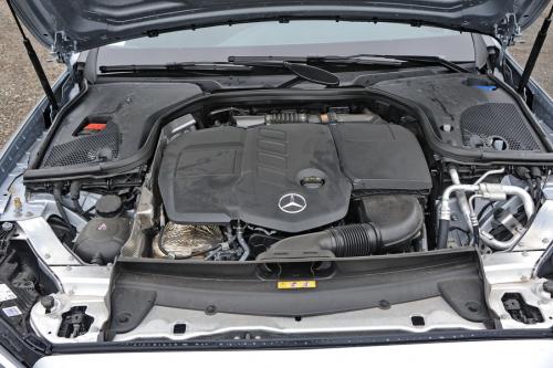 Mercedes_Benz_E220d_4Matic_Dmotion_37