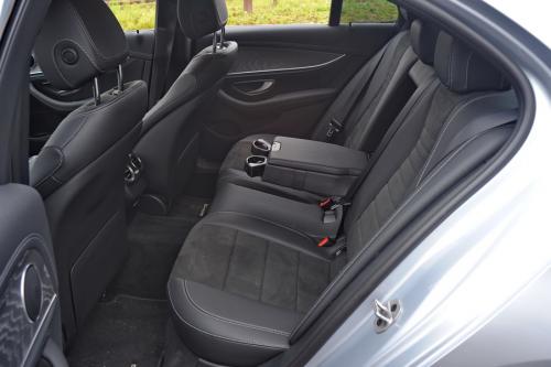 Mercedes_Benz_E220d_4Matic_Dmotion_40