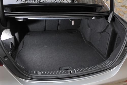 Mercedes_Benz_E220d_4Matic_Dmotion_48