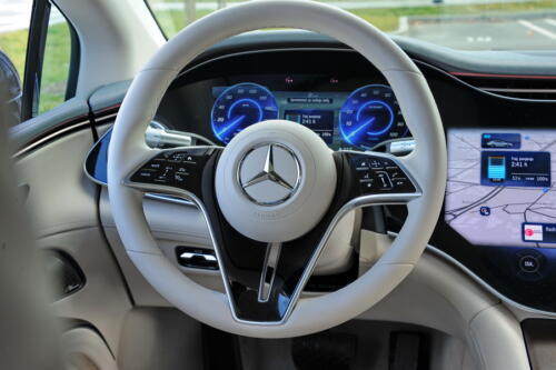 Mercedes_EQS_580_041