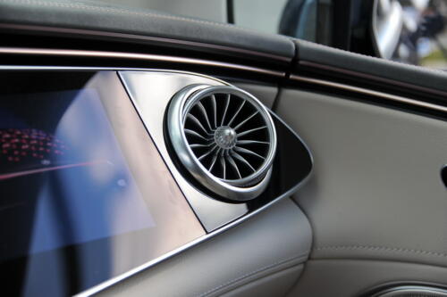 Mercedes_EQS_580_047