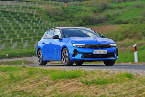Opel_Astra_012