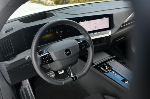 Opel_Astra_GSe_2023_10