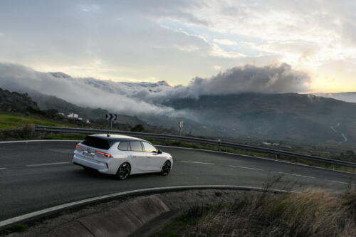 Opel_Astra_GSe_2023_2