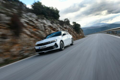 Opel_Astra_GSe_2023_3