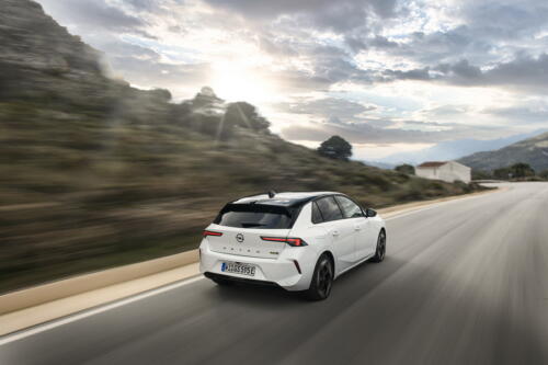 Opel_Astra_GSe_2023_4