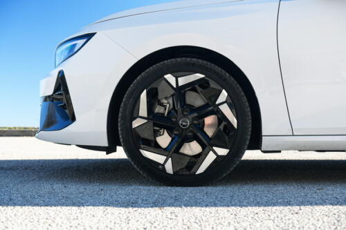 Opel_Astra_GSe_2023_8