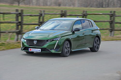 Peugeot_308_011