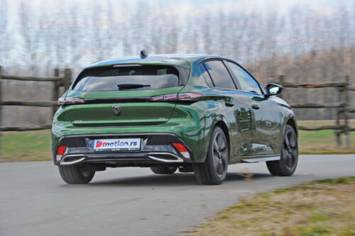 Peugeot_308_012