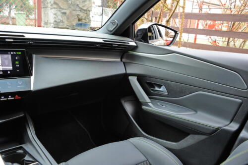 Peugeot_308_040