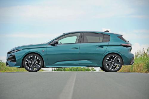 Test – Peugeot 308 Hybrid // Foto©: Dmotion.rs