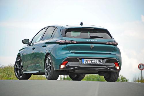 Test – Peugeot 308 Hybrid // Foto©: Dmotion.rs