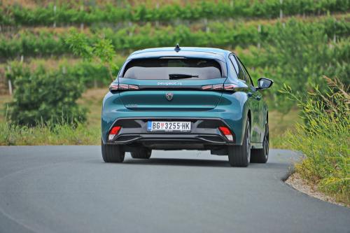 Test – Peugeot 308 Hybrid // Foto©: Dmotion.rs