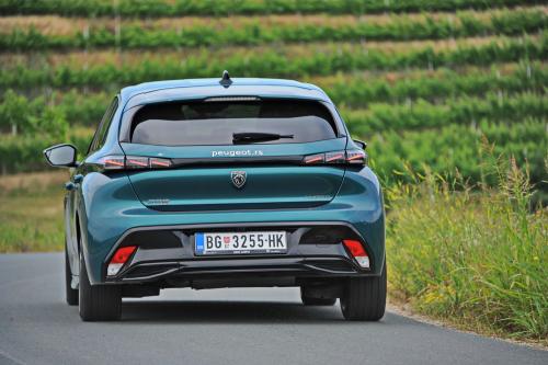 Test – Peugeot 308 Hybrid // Foto©: Dmotion.rs