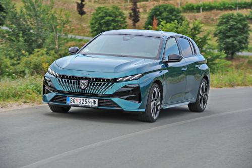 Test – Peugeot 308 Hybrid // Foto©: Dmotion.rs