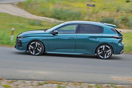 Test – Peugeot 308 Hybrid // Foto©: Dmotion.rs