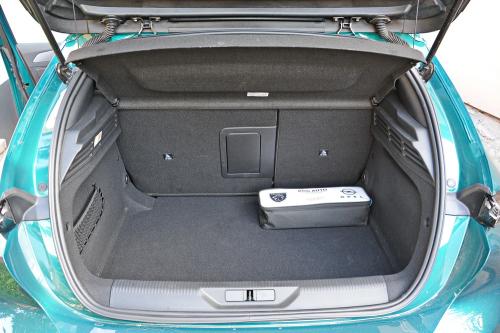 Test – Peugeot 308 Hybrid // Foto©: Dmotion.rs