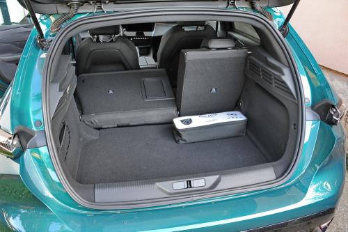 Test – Peugeot 308 Hybrid // Foto©: Dmotion.rs
