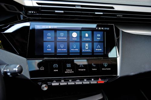 Test – Peugeot 308 Hybrid // Foto©: Dmotion.rs