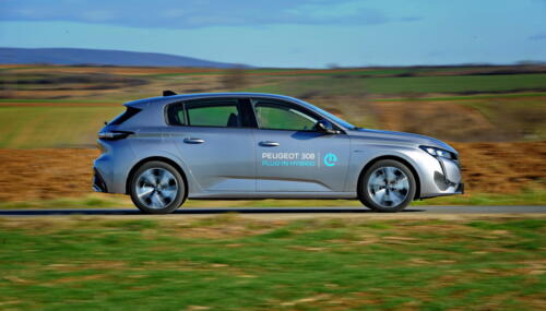 Peugeot_308_PHEV_001