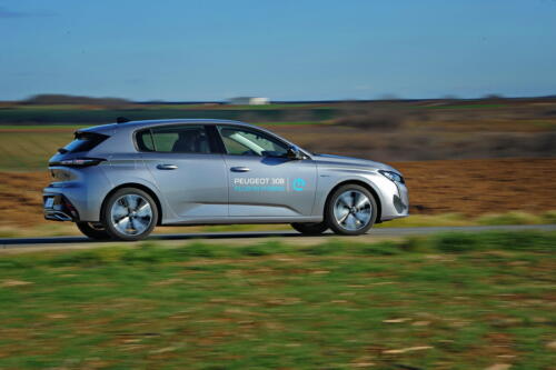 Peugeot_308_PHEV_003