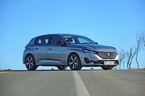 Peugeot_308_PHEV_005