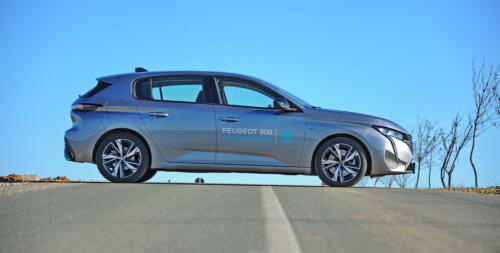 Peugeot_308_PHEV_006