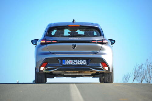 Peugeot_308_PHEV_008