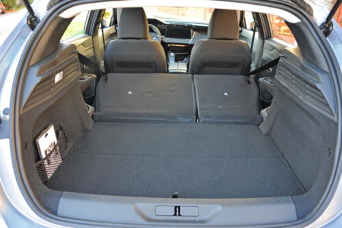 Peugeot_308_PHEV_015