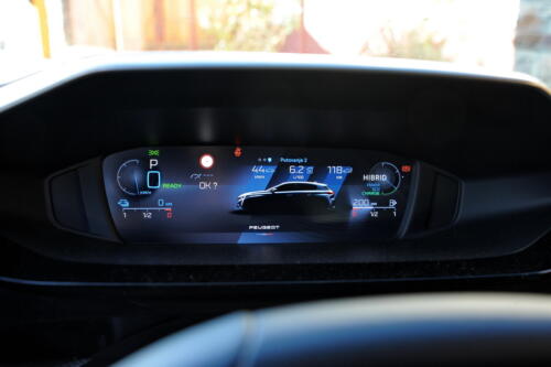 Peugeot_308_PHEV_025