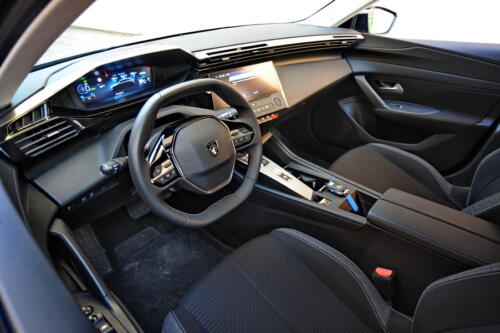 Peugeot_308_PHEV_031