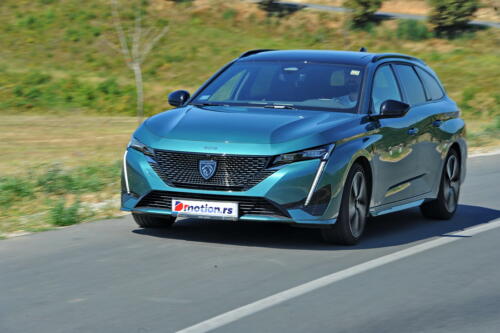 Peugeot_308_SW_010