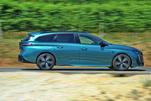 Peugeot_308_SW_012