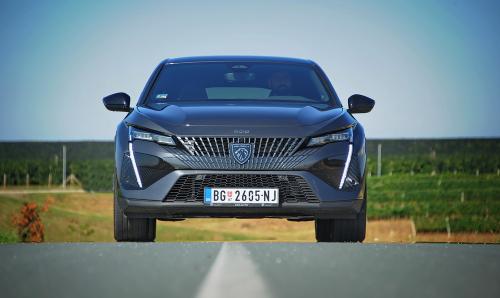 Peugeot_408_Hybrid_028_resize