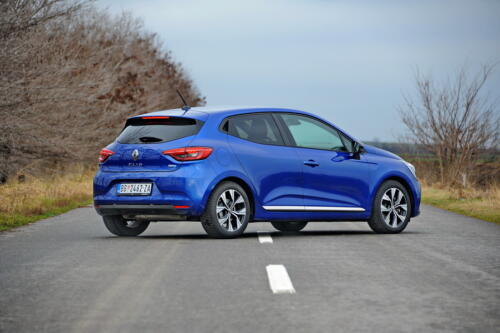 Renault_Clio_ETech_04