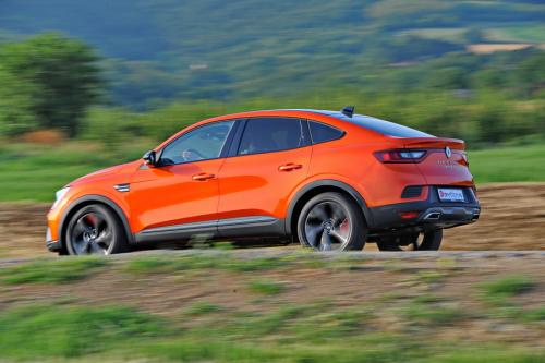 Renault_Megane_Conquest_13