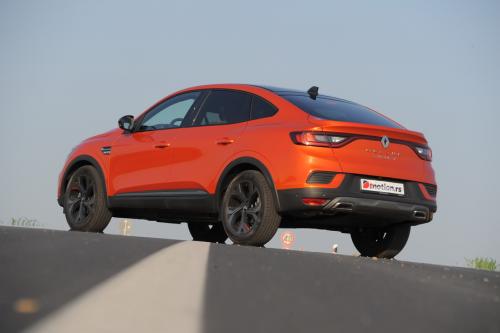 Renault_Megane_Conquest_15