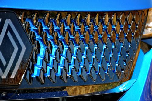 Renault_Rafale_Hybrid_006_resize