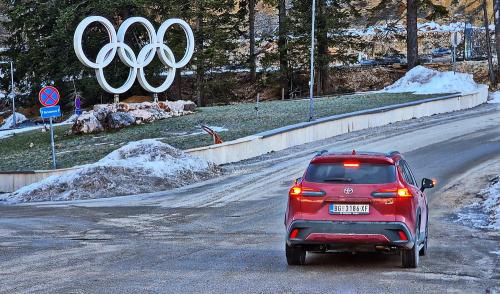 Test_Toyota_Corolla_Cross_002_resize