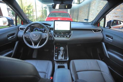 Test_Toyota_Corolla_Cross_011_resize