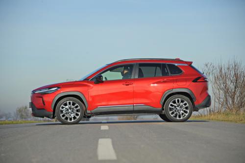 Test_Toyota_Corolla_Cross_024_resize